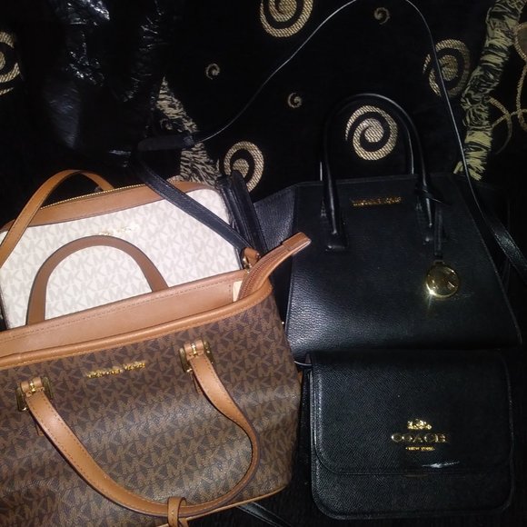 Purses - Picture 4 of 5